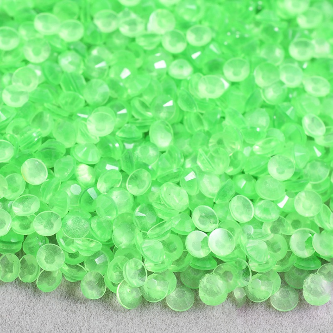 Light Emerald Glow in the Dark Flatback Resin Rhinestone in Bulk – product image 1