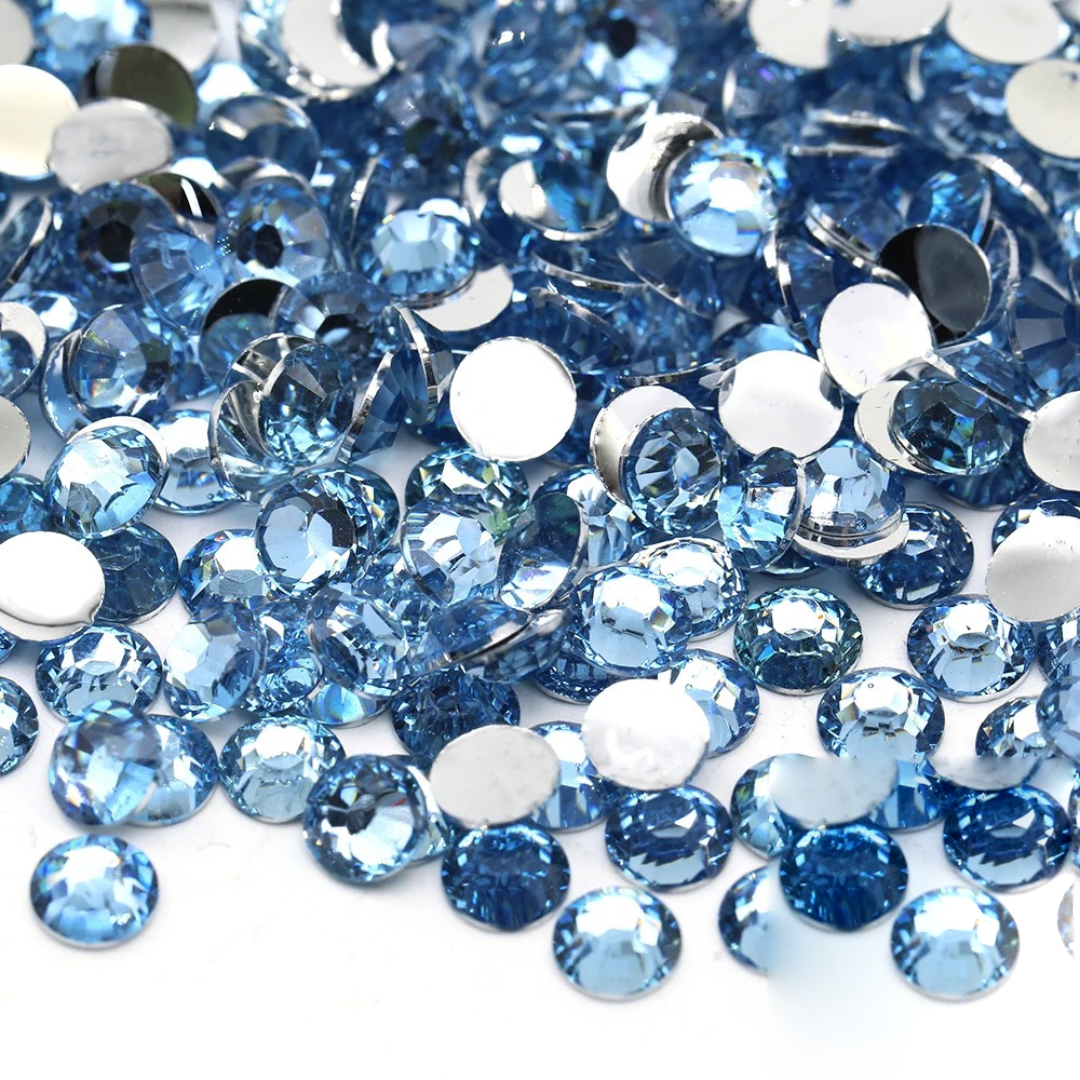 Light Sapphire Non-Hotfix Resin Rhinestone – product image 1