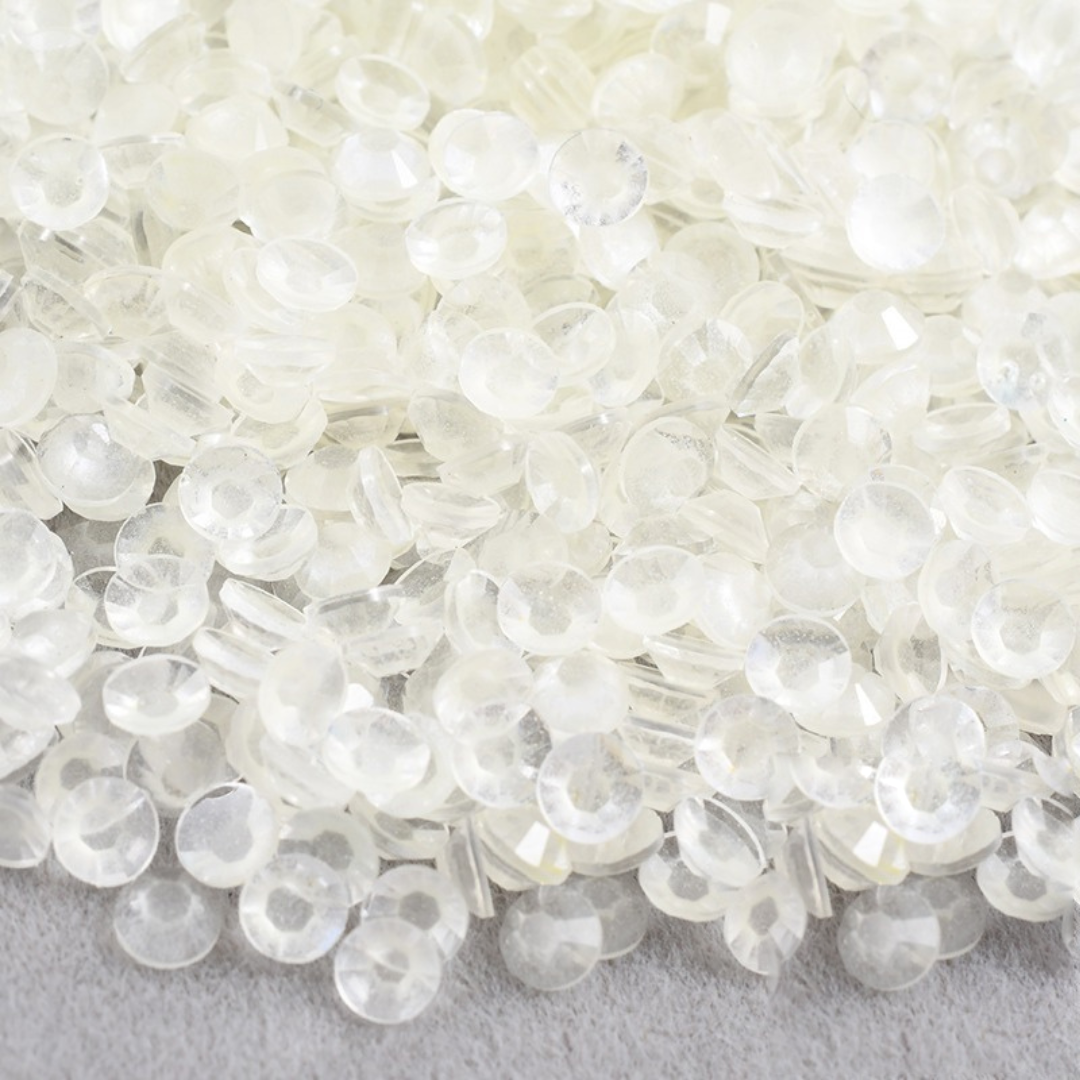 White Glow in the Dark Non-Hotfix Resin Rhinestone – product image 1