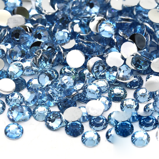 Light Sapphire Non-Hotfix Resin Rhinestone – product image 1